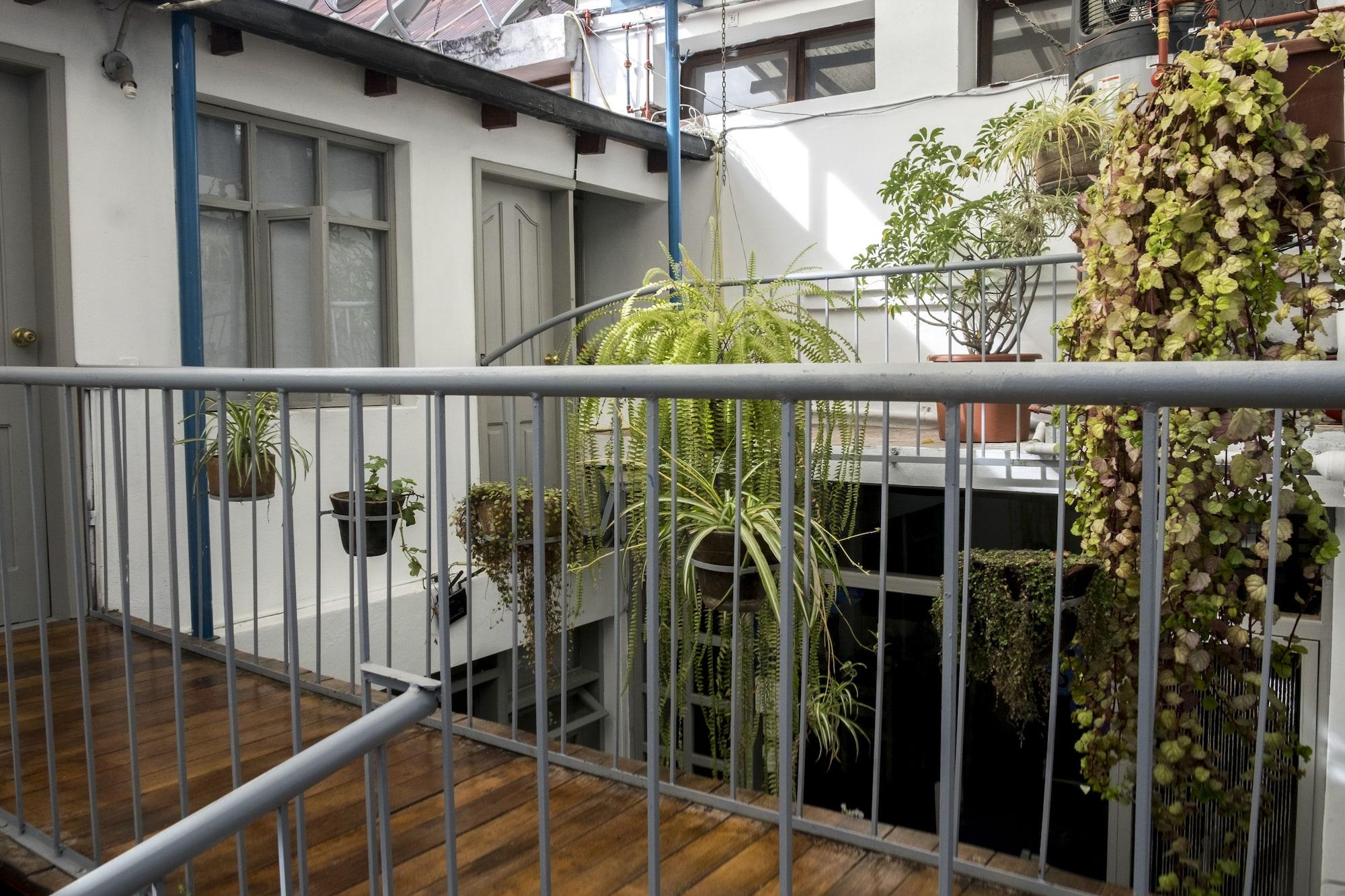 Hostal Posada Del Maple Quito Dış mekan fotoğraf