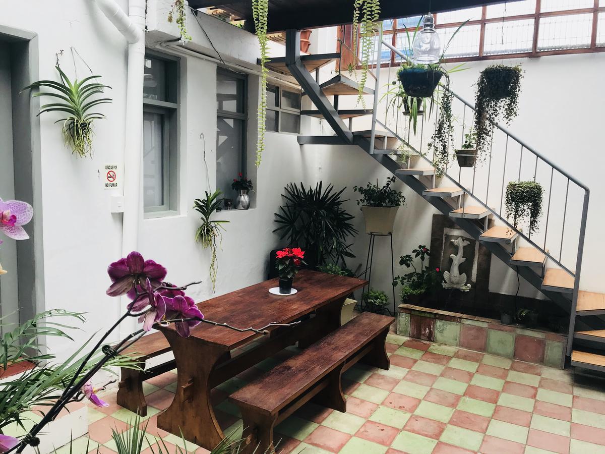 Hostal Posada Del Maple Quito Dış mekan fotoğraf